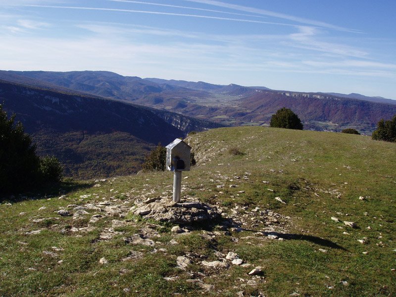 Larraitzako gailurra eta buzoia