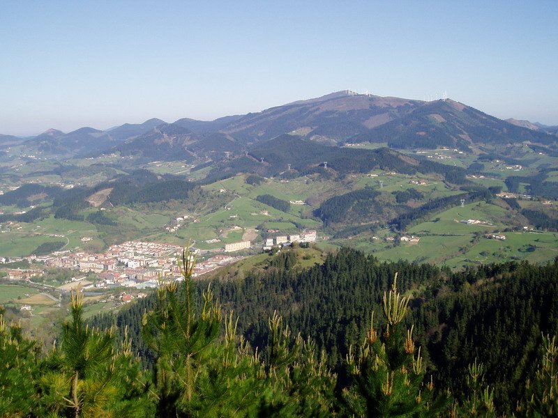 Zaldibar eta Oiz Santamarinazarretik ikusita