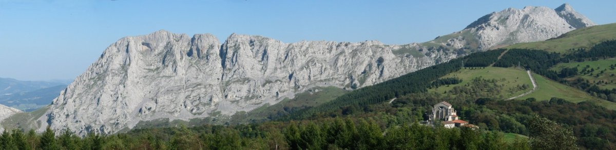 Urkiola aldera begira