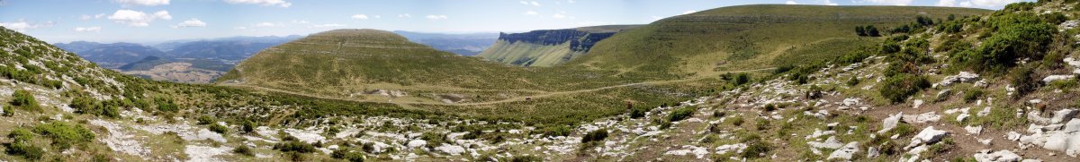 Ungino, Iturrigorri eta Somo Eskutxitik jaisten den bidetik ikusita