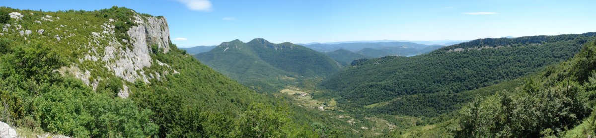 Aintzioa eta Larrogain arteko lepotik Ekialdera begira