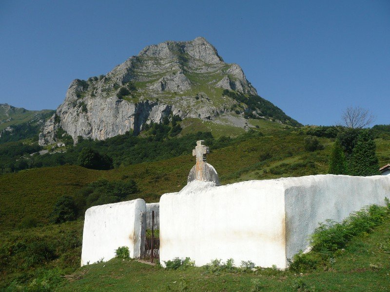 Hilerria Mendi Azpian