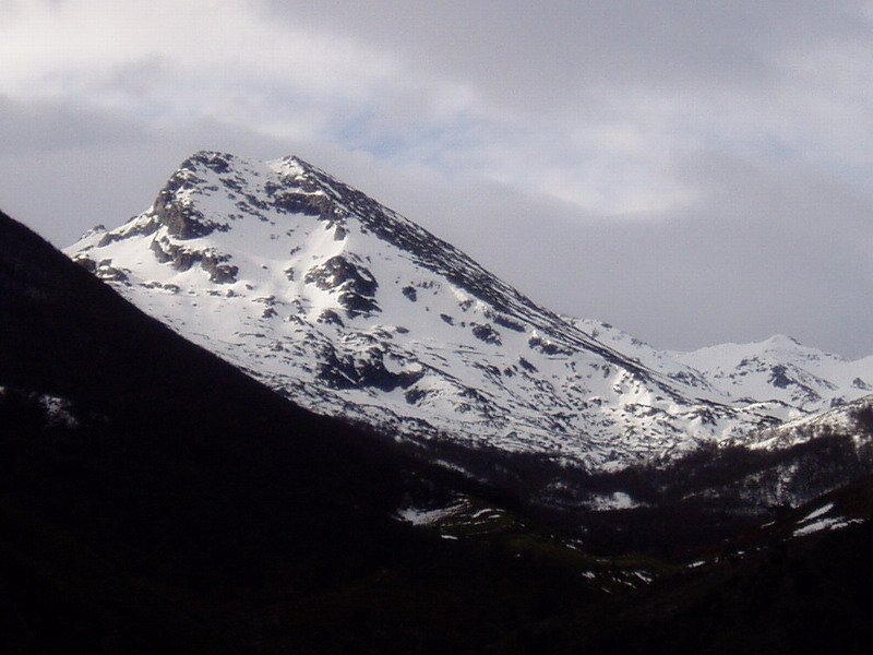 Urdón eta Tresviso arteko bidetik ikusita, ipar-ekialdetik