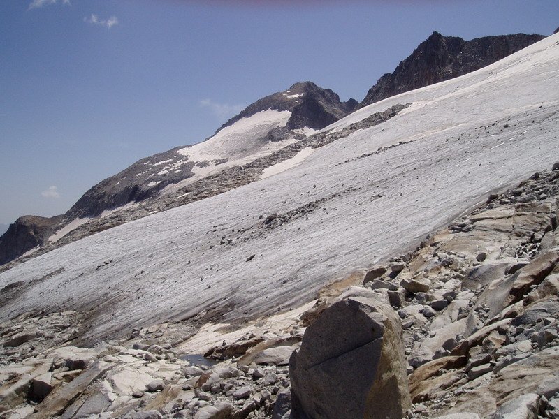 Ipar-mendebaldetik ikusita