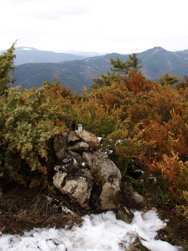 Iturtea mendiko gailurra (1096m)