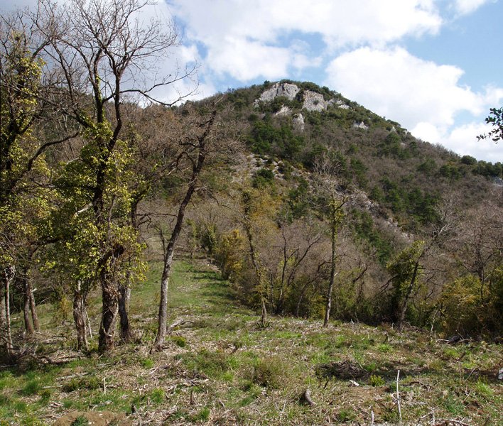 Peña Espesa, Belogainen ekialdeko gailurra