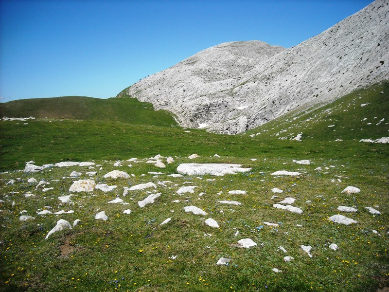 Ibón de Ezkaurre 2 trikuharria