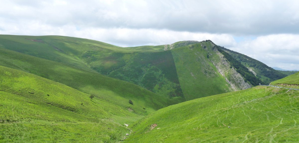 Goñiburu eta Goñiburutxikia Taplako mendatetik