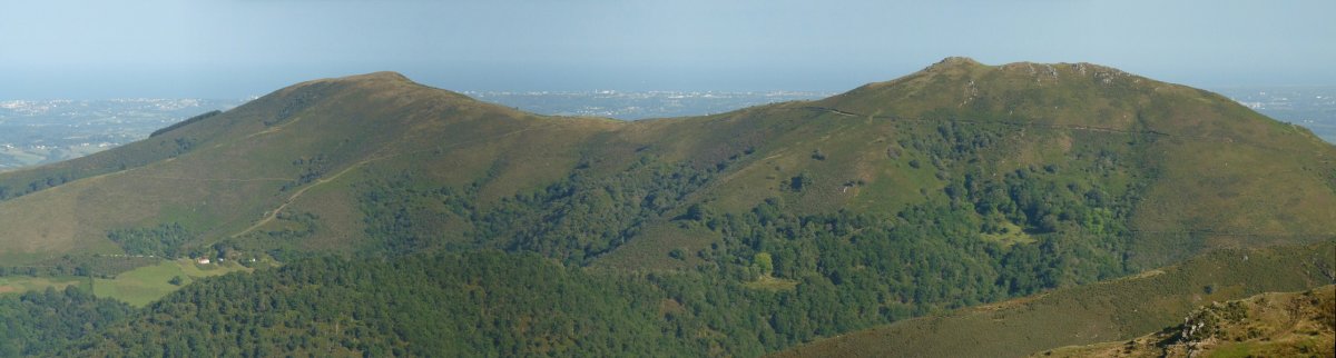 Atxulegiko bizkarra Lizartzu aldetik ikusita