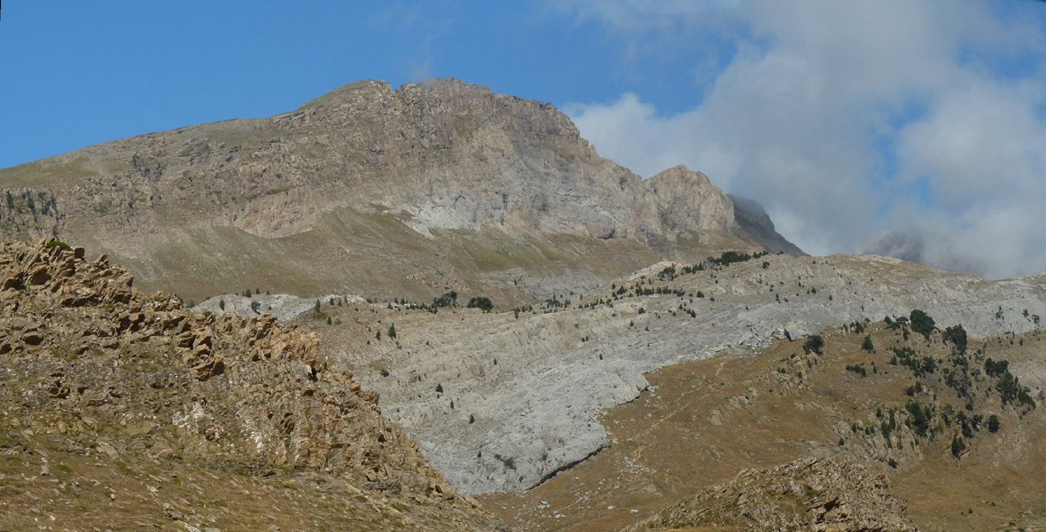 Budogiako gandorrak Mahaiko bidetik