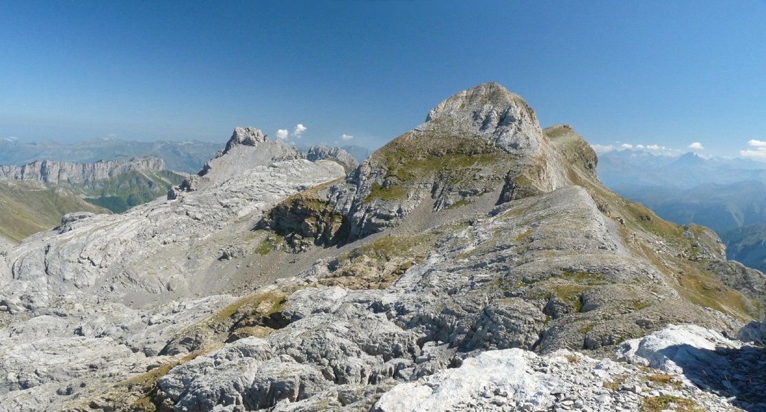 Hiru Erregeen Mahaia eta Peneblanque Budogiatik