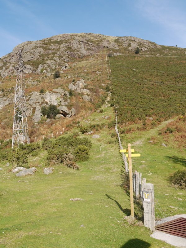 Bidegurutzea Artixulegi aldean