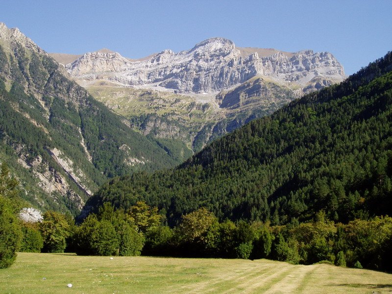 Mondarruegoko hormatzarrak, Bujaruelotik ikusita