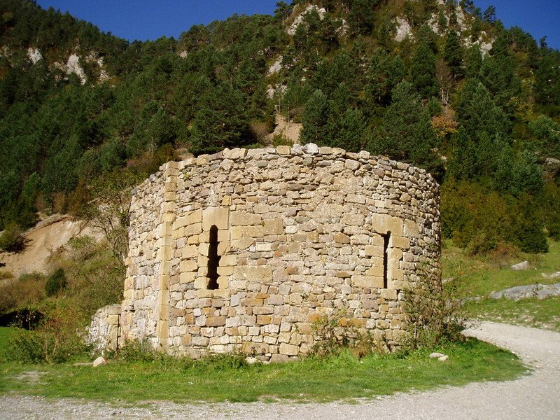 San Nicolás de Bujaruelo ermitaren hondakinak