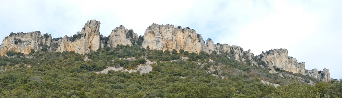 Sardegi hegoaldeko harresiak