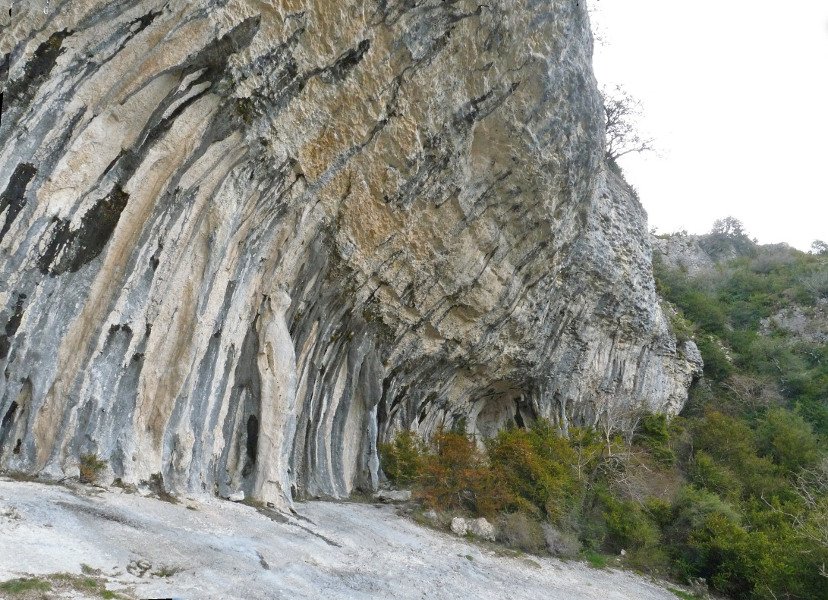 Lezaiako eskalada eremua, arroilaren gaineko talaia ederra