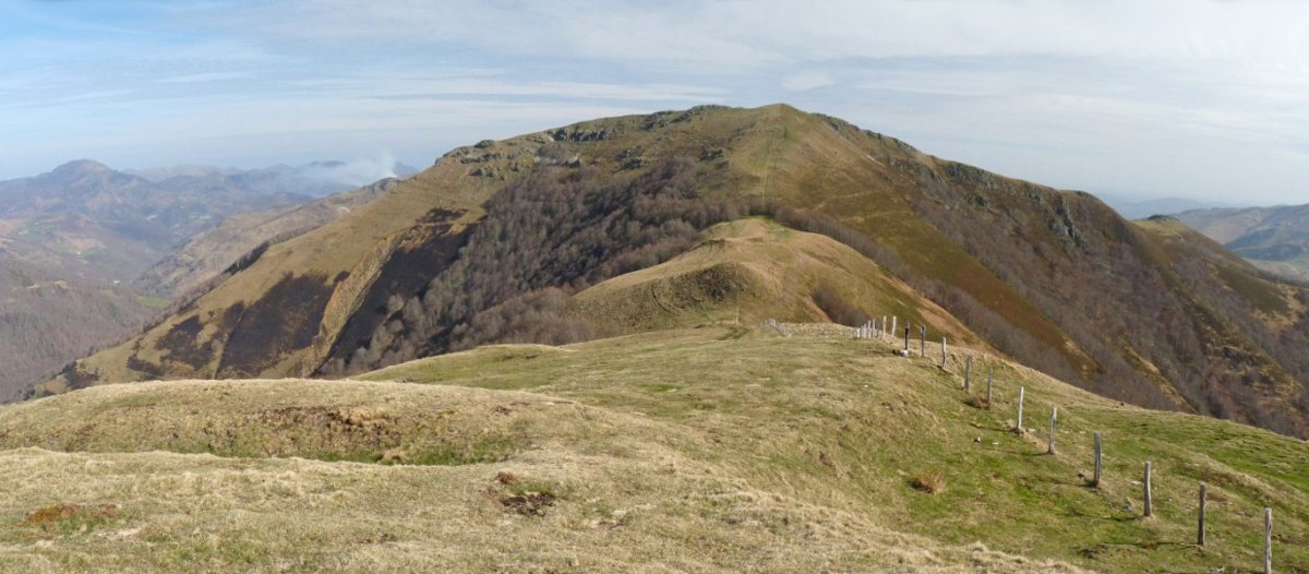 Laurinaga eta Beraiko lepoa  Xapelarriko Kaskotik