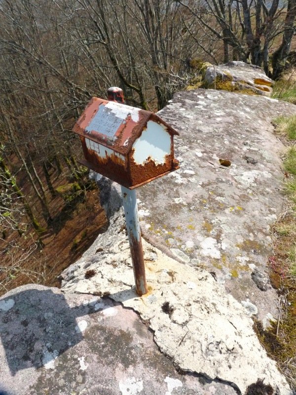 Zentinelako txartelontzi zaharra