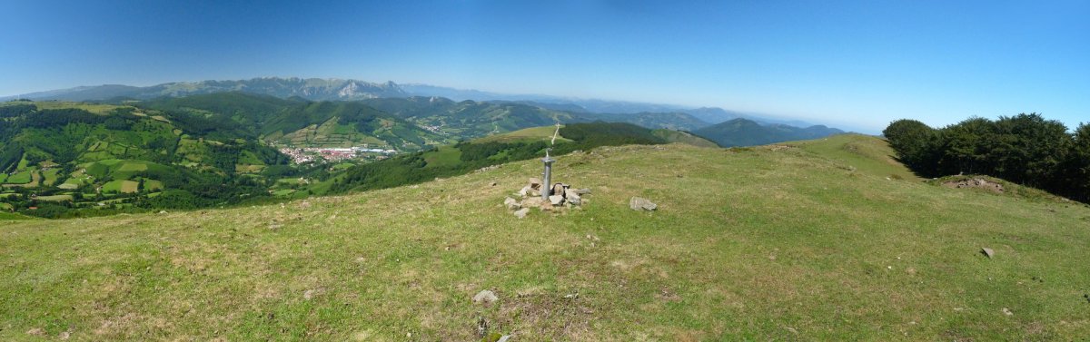 Petriketako gailurra (1057m)