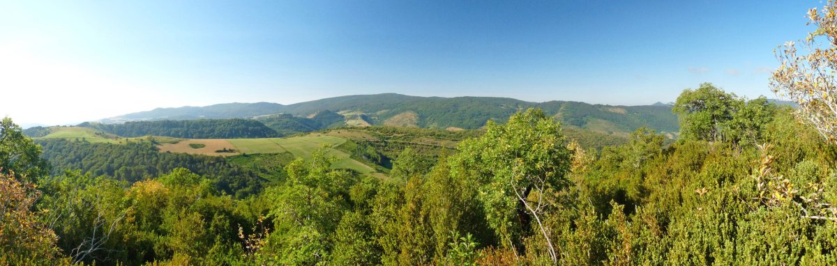 Aretako mendiak Bonbagaineko gailurretik