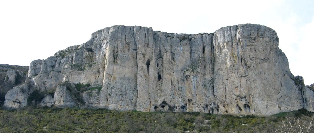 Lokiz aldeko harresiaren zati bat