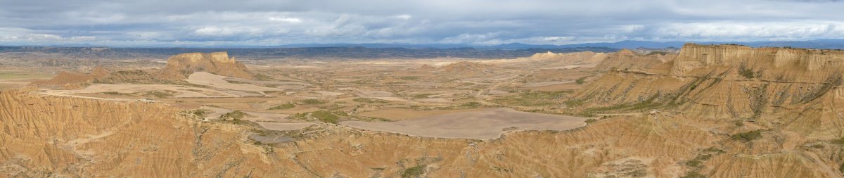 Panorama zabala Rallongo gailurretik