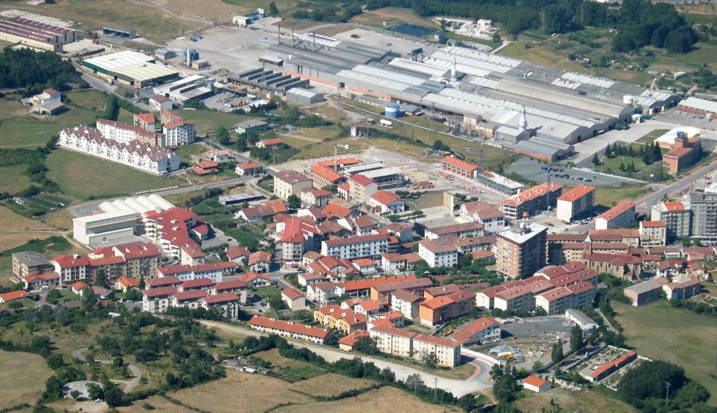 Irurtzun tontorretik ikusita