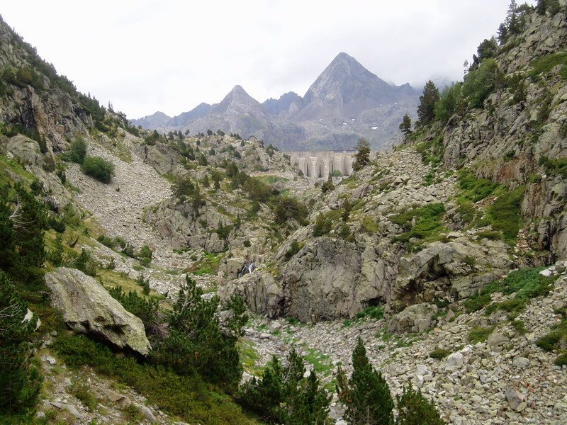 Ipar-mendebaldetik ikusita