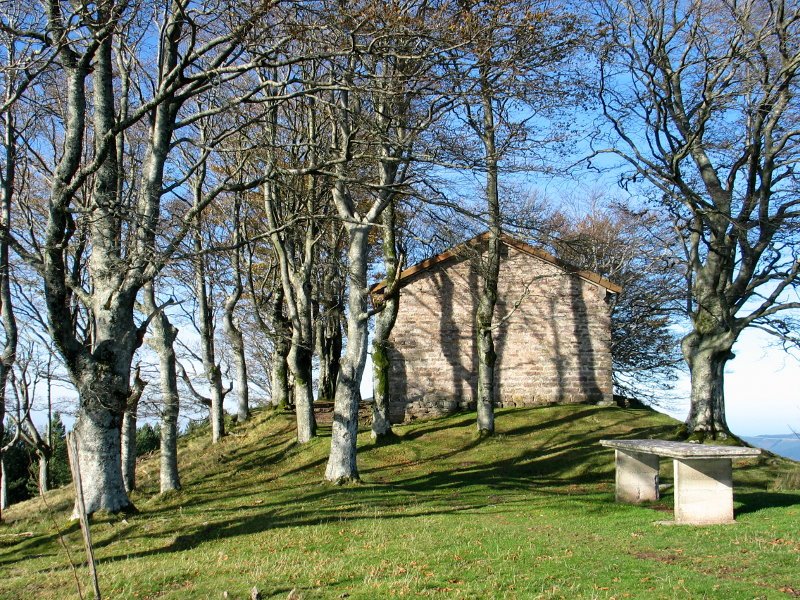 Salontxon ermita eta aldarea, tontorrean