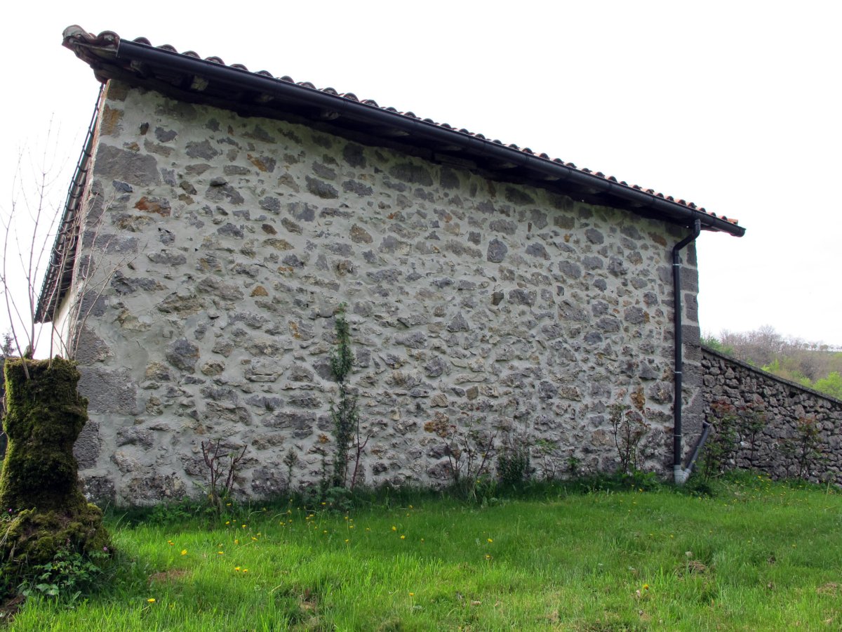 Santa Kruz ermita Berueteko hilerrian