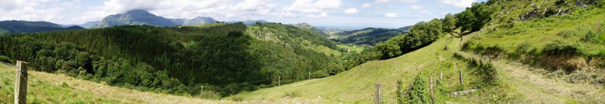 Aizarnatik igotzen den bidearen pasarte bat