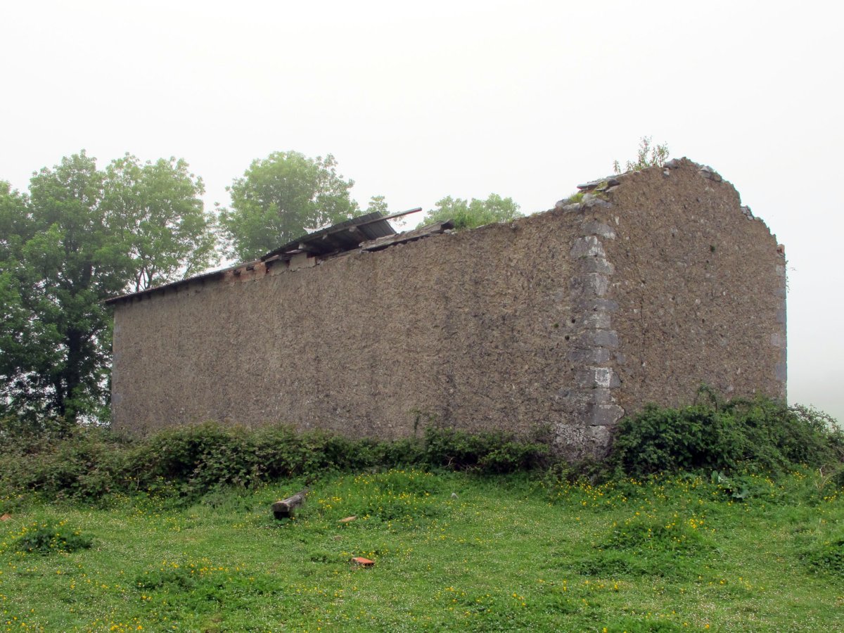 Santa Krutz ermita Huitzi inguruan