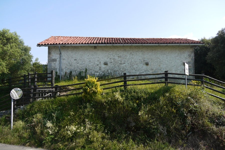 San Martin ermita Aulesti aldean