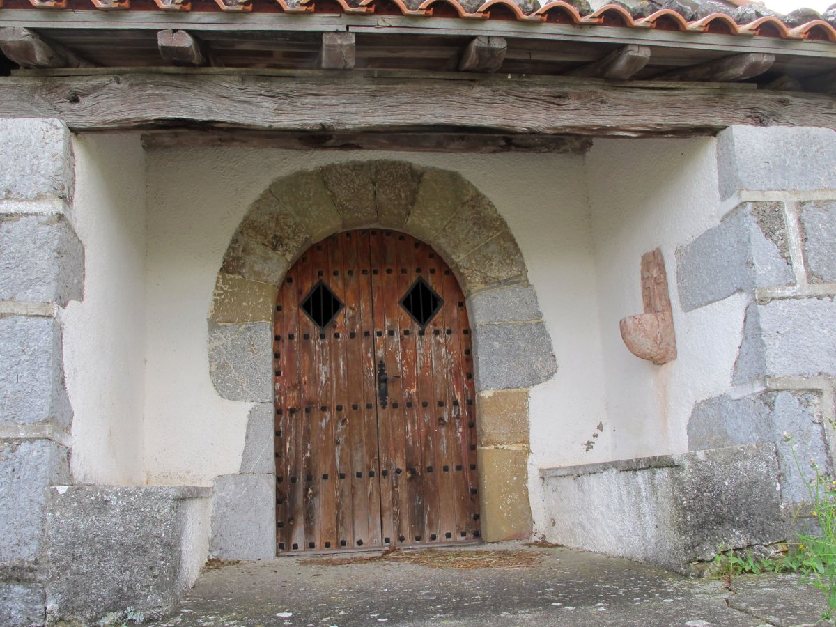 Santa Krutz ermita Abaltzisketako hilerrian