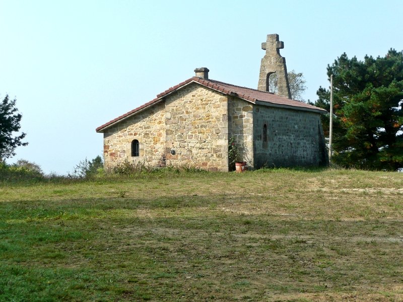 Santa Kurtz Ermita Bizkargi Tontorran