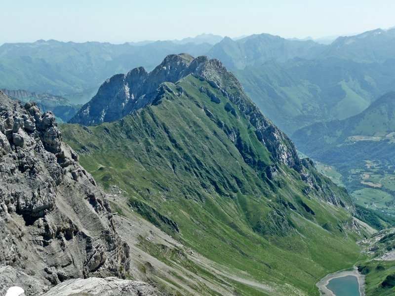 Hiru Erregeen Mahaitik. Azpian,Lac de Lhurs