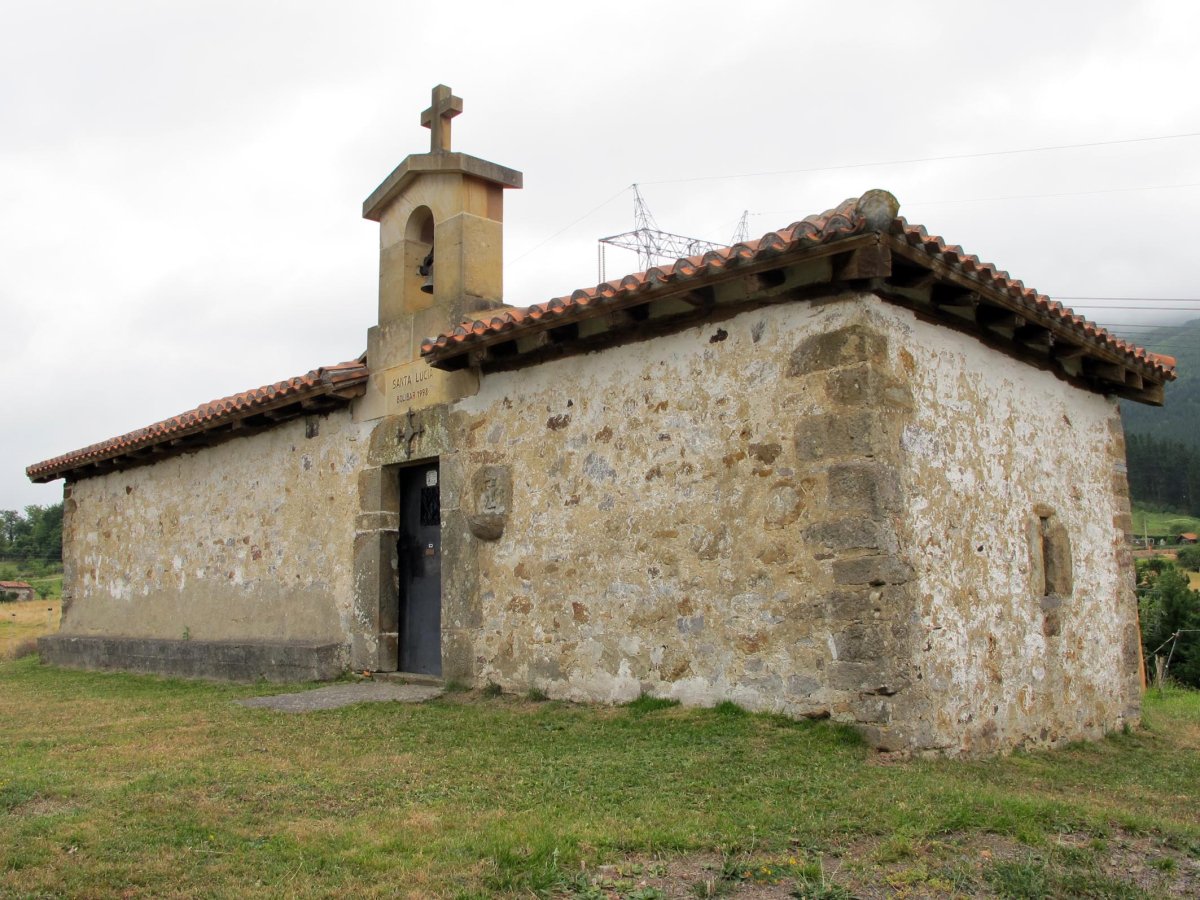 Santa Luzia ermita Bolibar aldean