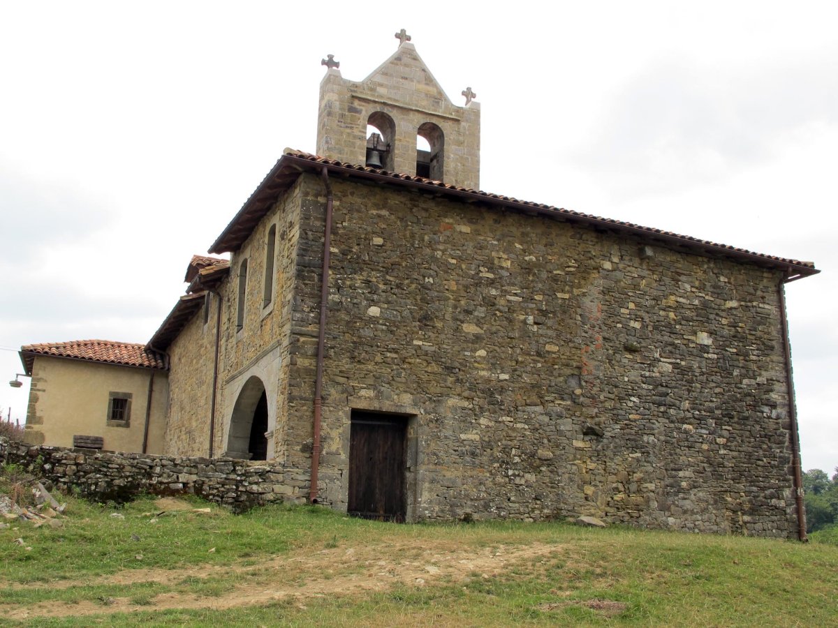 Haranbeltz ermita Irura Asme aldean