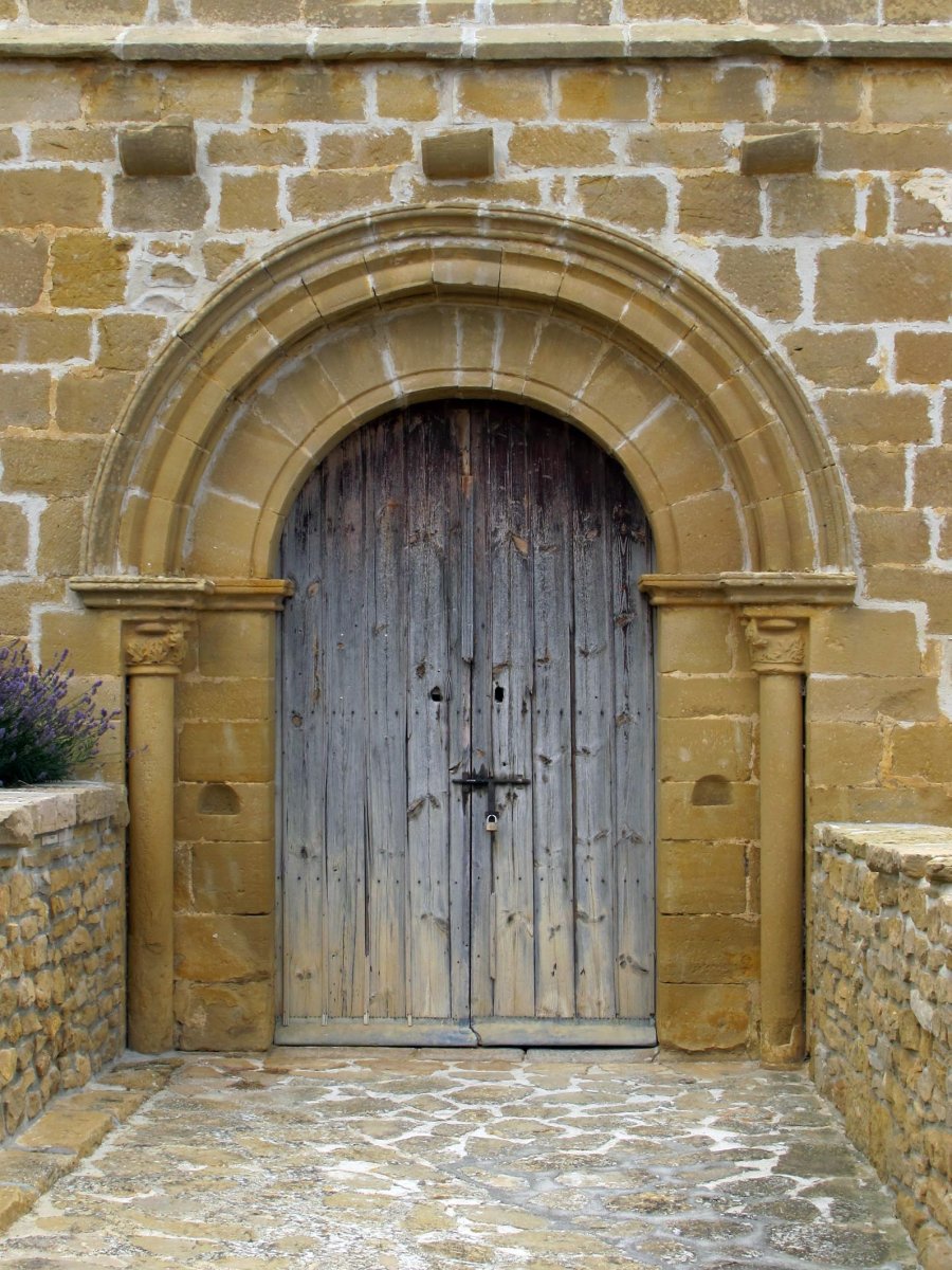 San Migel ermita San Martin de Unx hilerrian