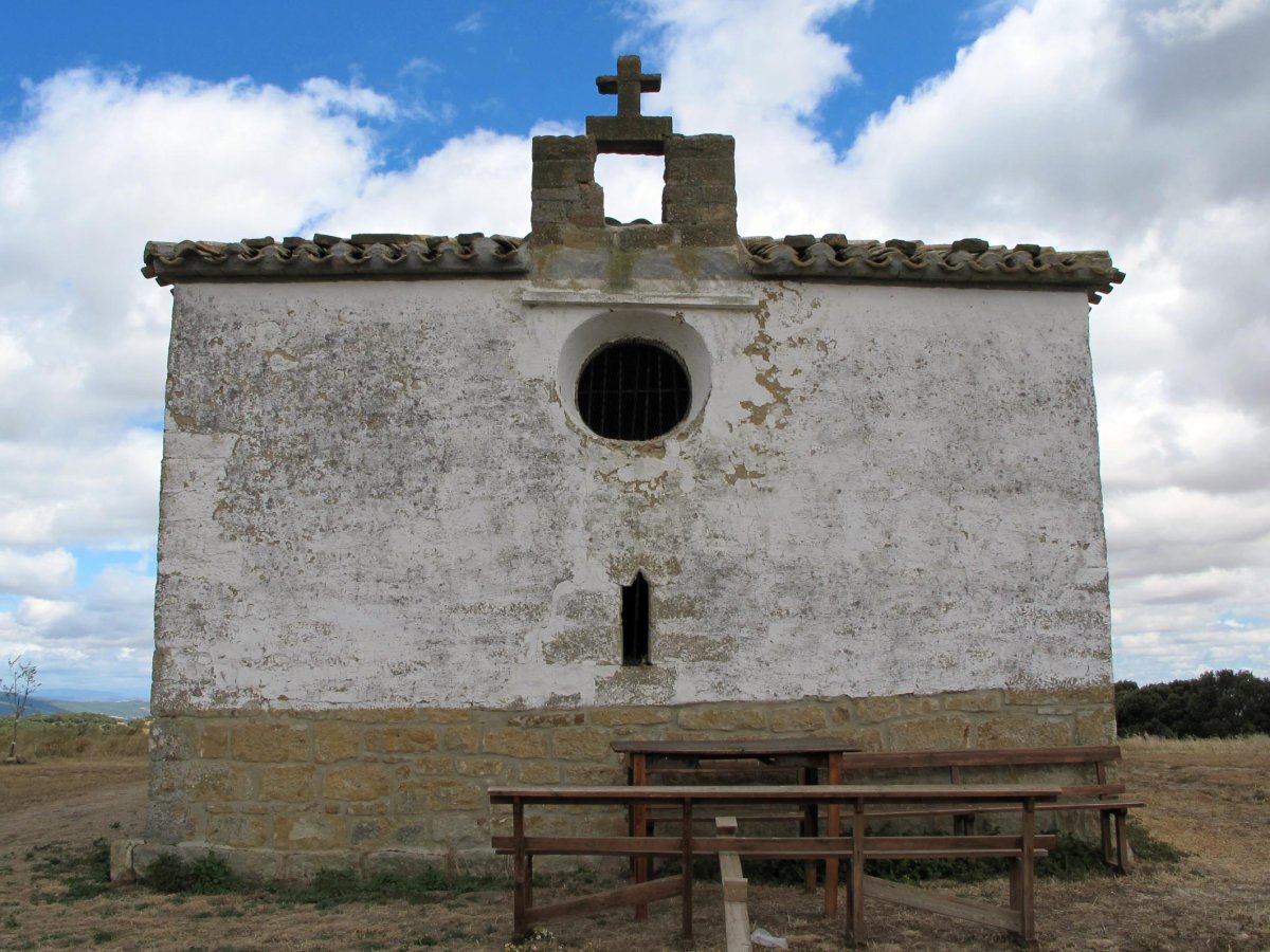 Santa Maria la Blanca ermita Uxue aldean