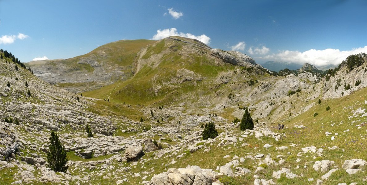 Ukerdi eta Budogiaren arteko sakanean gora