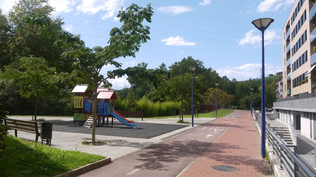 Bidegorriaren adar bat Lartzabal aldean