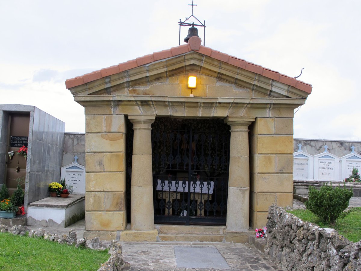 Santa Krutz ermita Aiako hilerrian