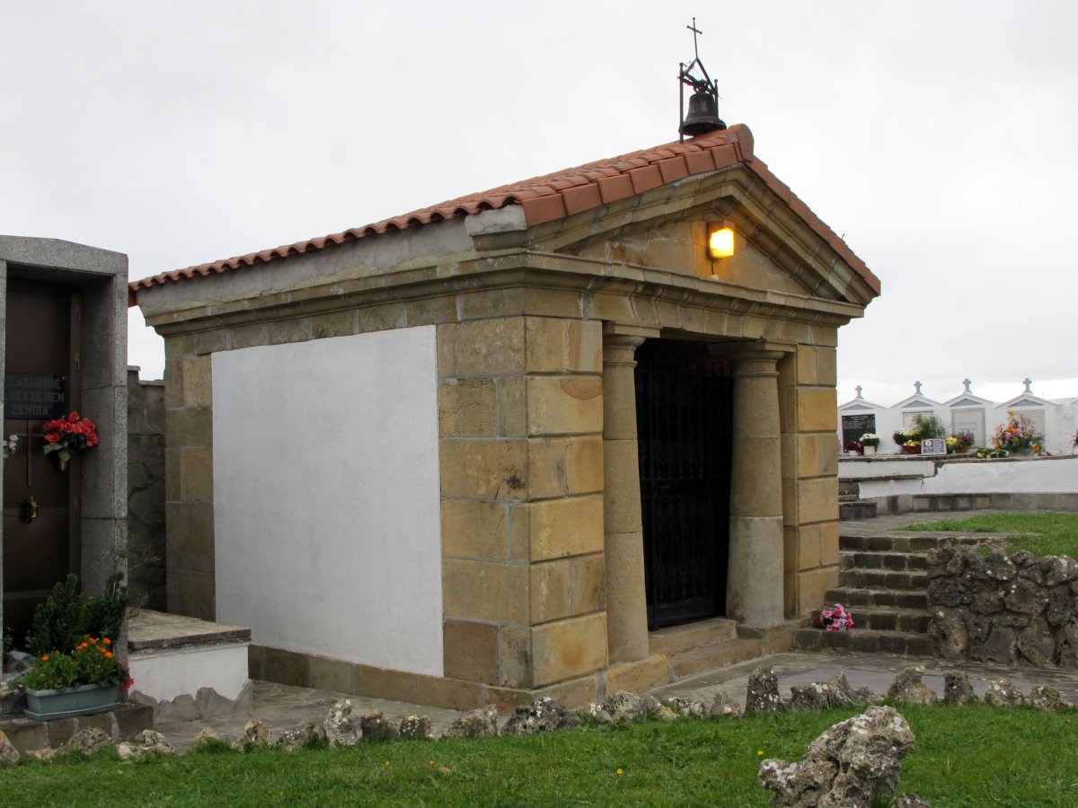 Santa Krutz ermita Aiako hilerrian