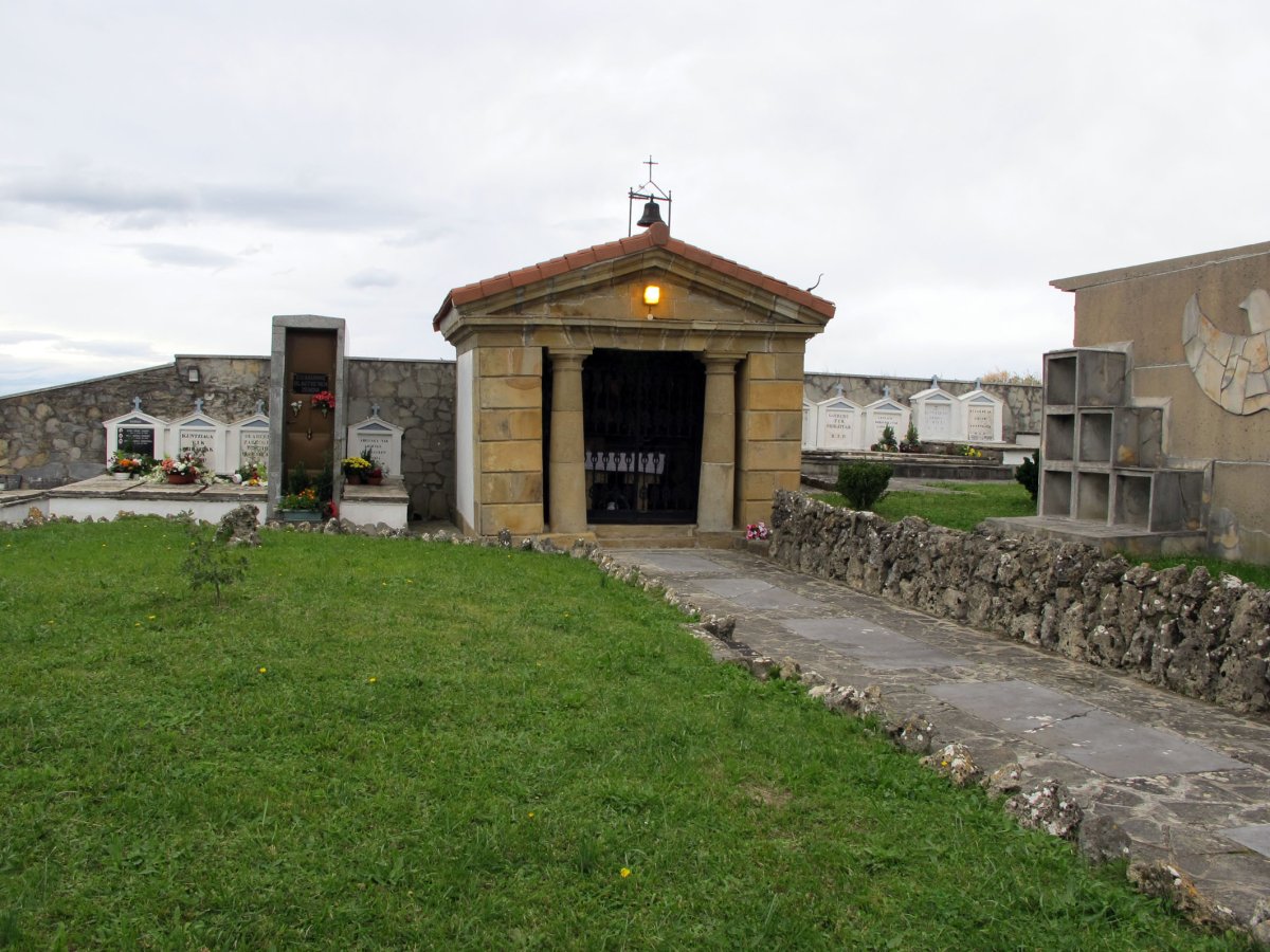 Santa Krutz ermita Aiako hilerrian