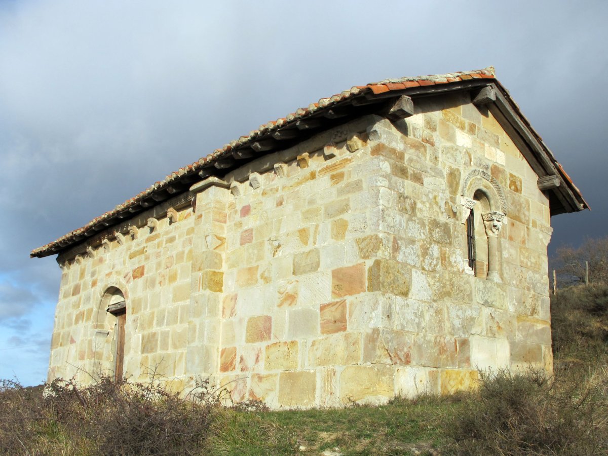 San Juan ermita Araia aldean