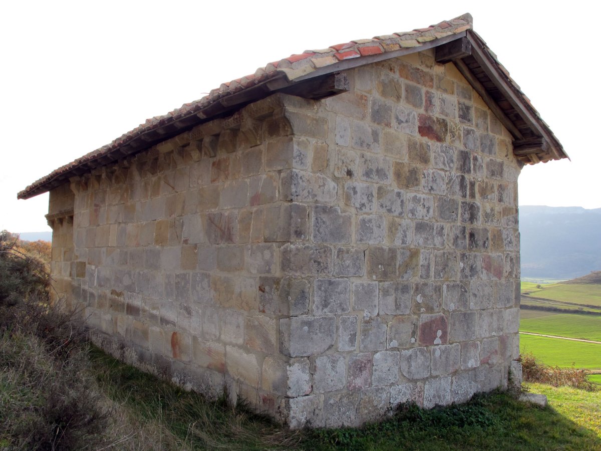 San Juan ermita Araia aldean