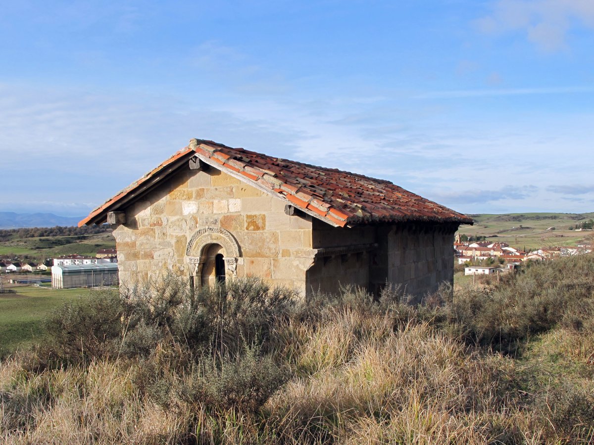 San Juan ermita Araia aldean
