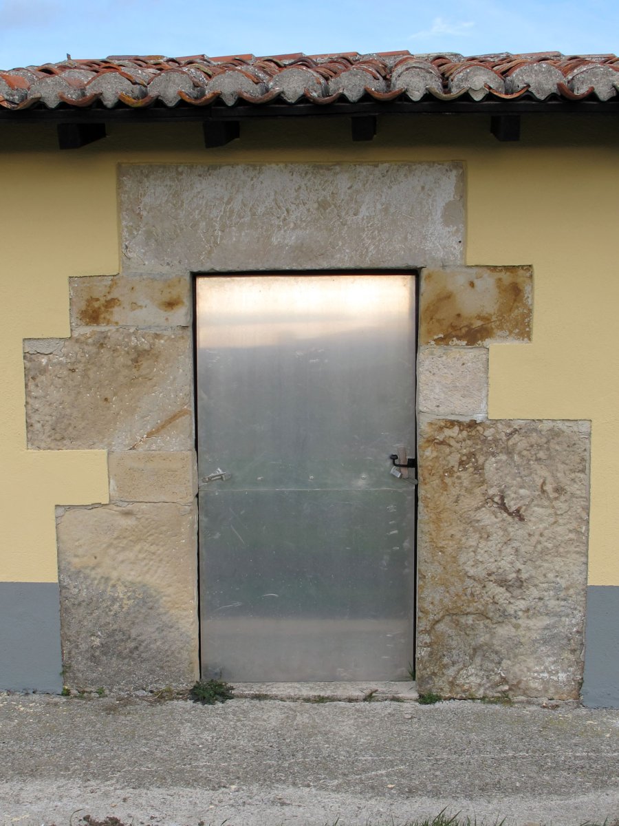 San Pedro ermita Luzuriagako hilerrian