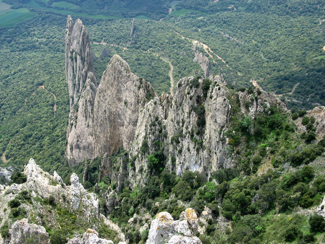 Haitzak Deabruaren Zubiaren ingurutik ikusita